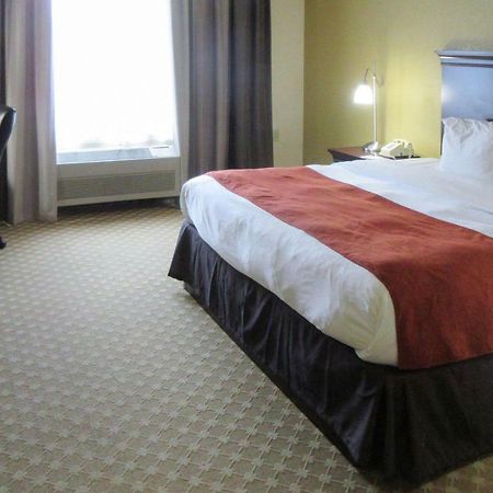 Quality Inn & Suites Alexandria Exteriör bild
