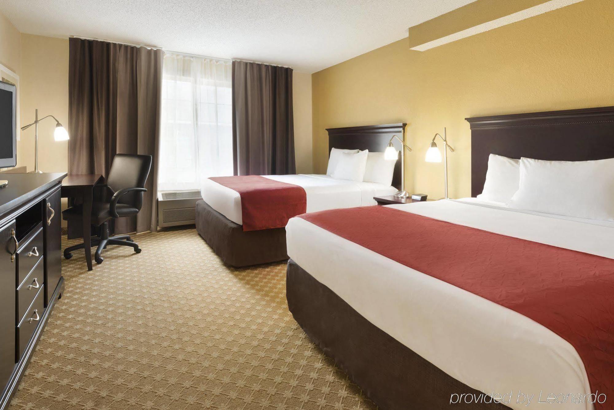 Quality Inn & Suites Alexandria Exteriör bild