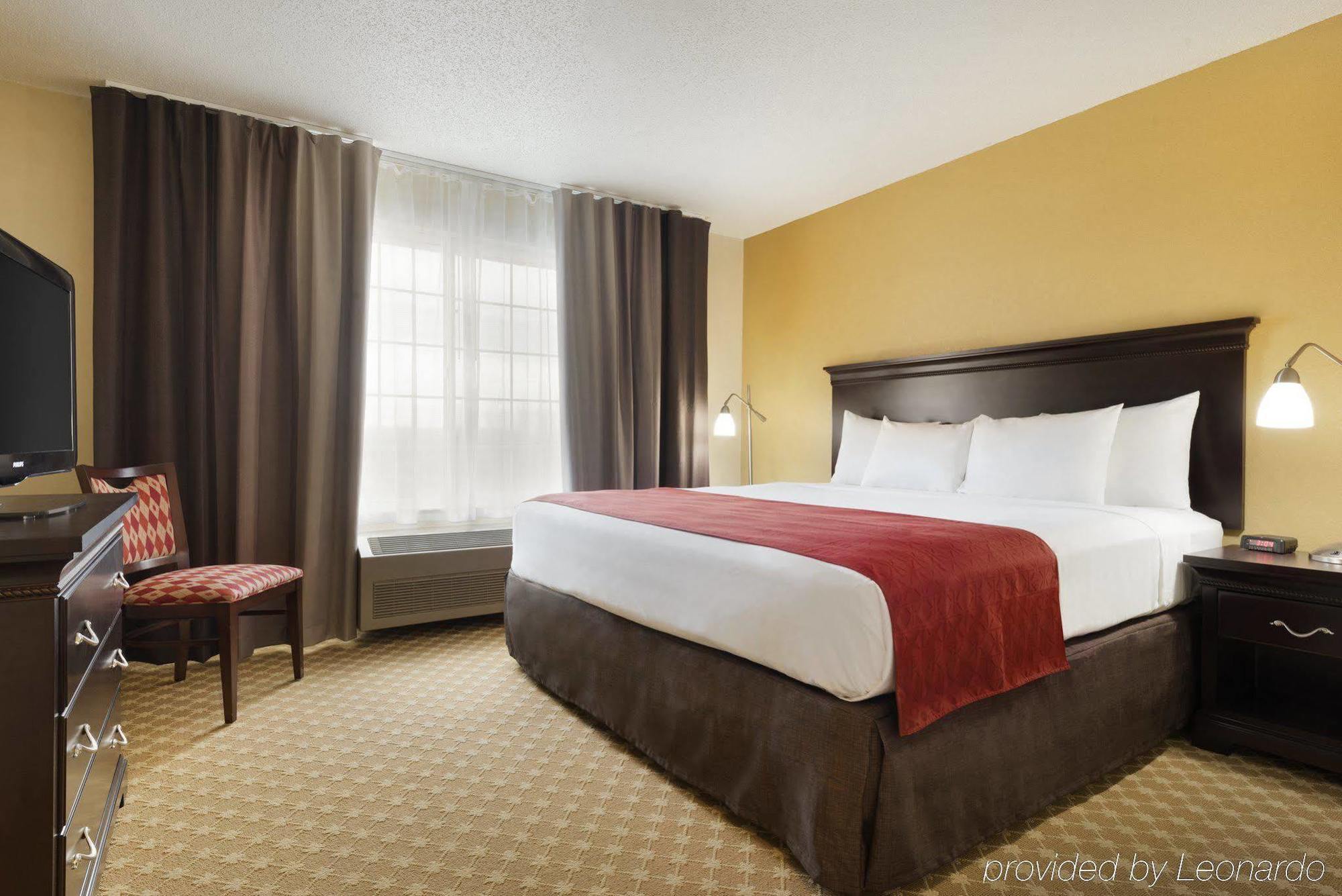 Quality Inn & Suites Alexandria Exteriör bild