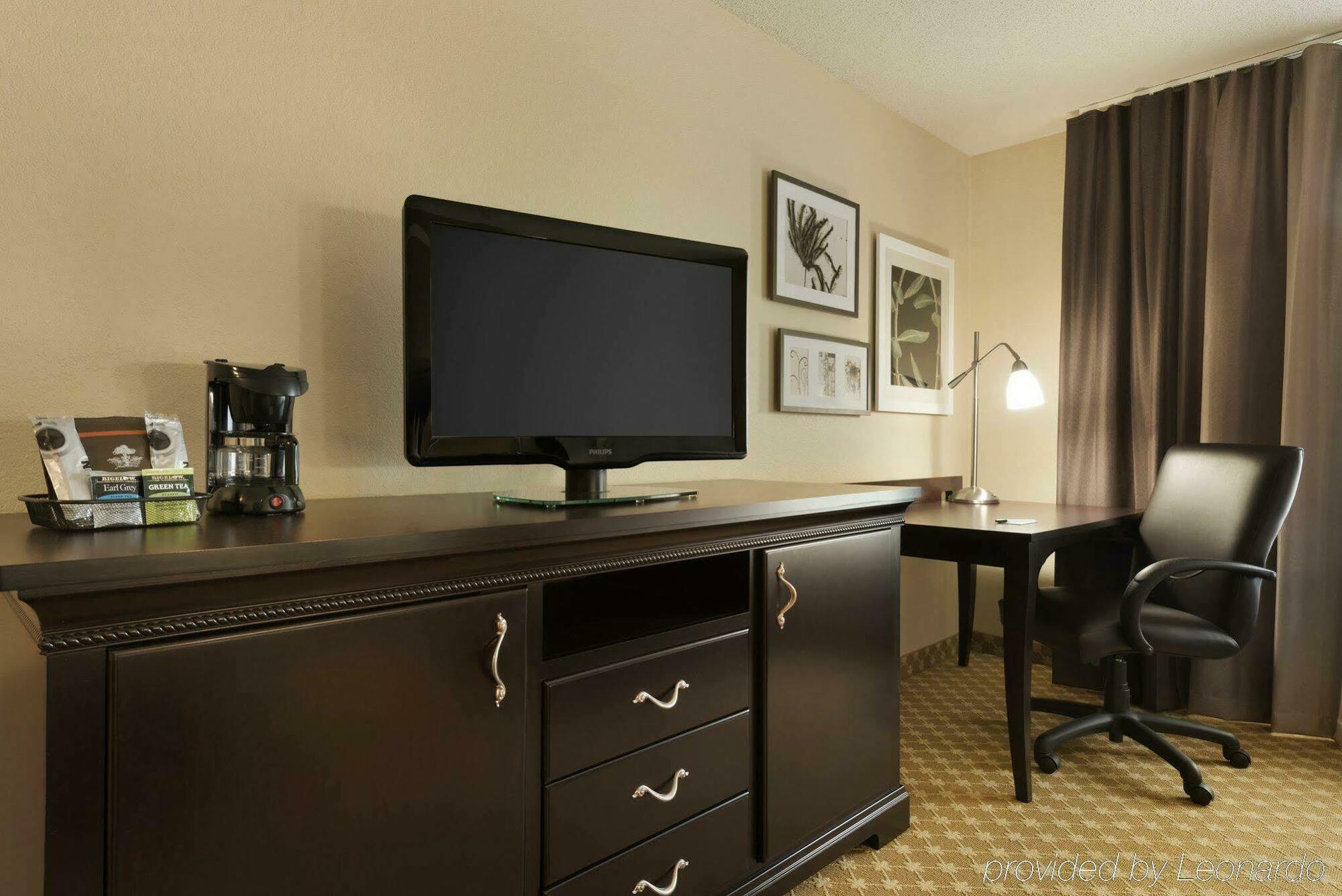 Quality Inn & Suites Alexandria Exteriör bild
